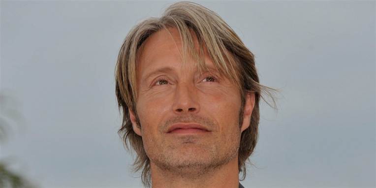 Mads Mikkelsen har en af hovedrollerne som livlægen Struensee.