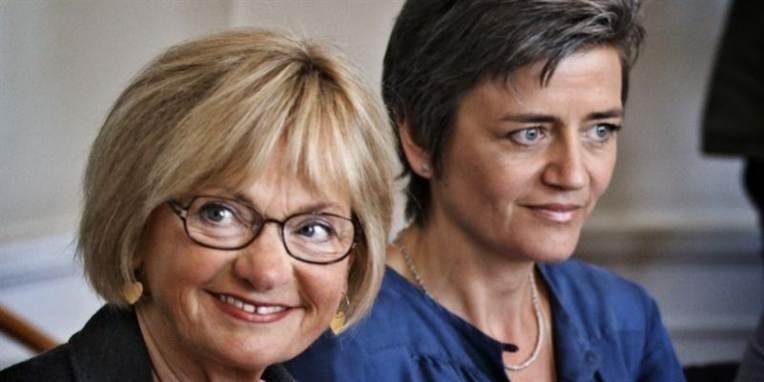 Pia Kjærsgaard og Margrethe Vestager har fremrykket MF'ernes pensionsalder som folketingsmedlemmer fra 60 til 62 år. Ændringen rammer dog ikke dem selv.