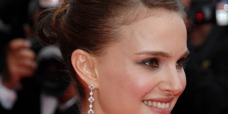 Natalie Portman har nu muligheden for at blive fransk statsborger efter, at hun har giftet sig med en franskmand.