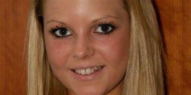 Denne kønne unge pige forsvandt i går fra et behandlingshjem. Men nu er Julie heldigvis fundet igen - i god behold.