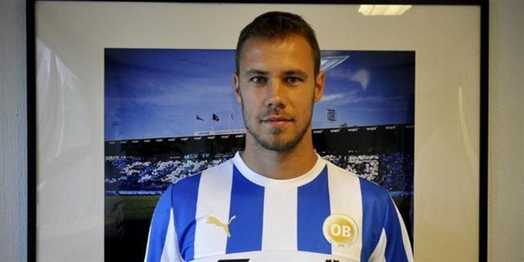 Her er det første billede af Krisztián Vadócz i OB-trøjen fra klubbens hjemmeside. Hvor lang en kontrakt han har skrevet vides endnu ikke.