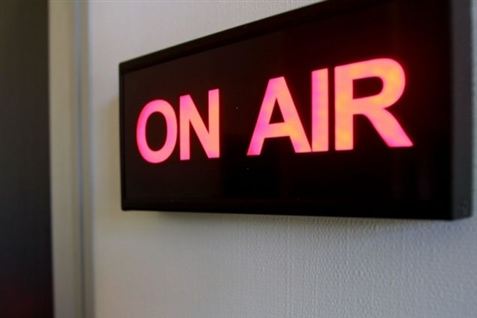 Musikken spillede i mere end en forstand fredag d. 12 feb. på østjysk lokalradio