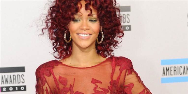 Rihanna græder ud hos Oprah. Sangerinden er stadig ked af, at forholdet til Chris Brown gik i stykker for mere end tre år siden .