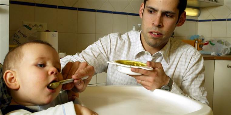 Nybagte fædre får pludselig ekstra appetit på karrieren.