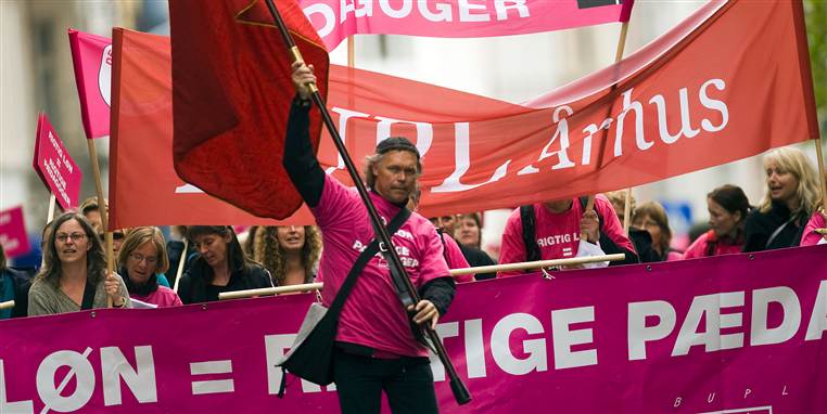 I 2008 strejkede sygeplejersker, pædagoger og sosu'er for bedre løn.