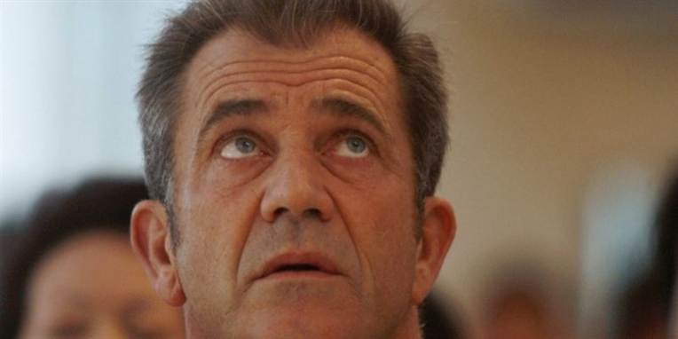 Mel Gibson har god grund til at himle efter sin gamle fars uheldige udtalelser i et kontroversielt radiogram.