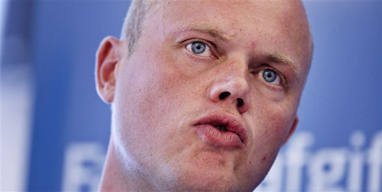 Peter Christensen, finansordfører for Venstre, erkender, at den kortere dagpengeperiode rammer ledige hårdt.