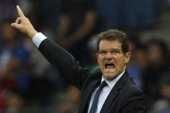 Fabio Capello vil have kvinderne ud af spillerhotellet.