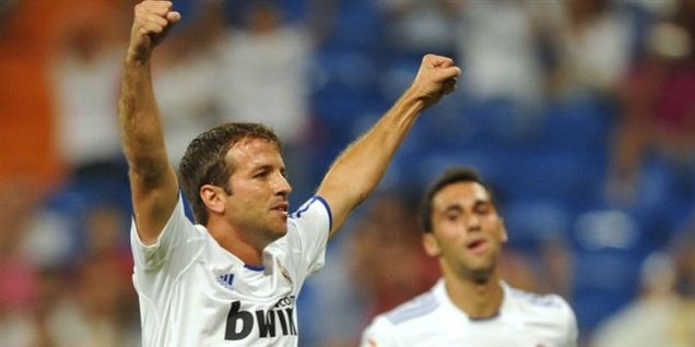 Rafael Van Der Vaart kan nu række hænderne i vejret over højst sandsynligt at få mere spilletid med sit klubskifte til engelske Tottenham.