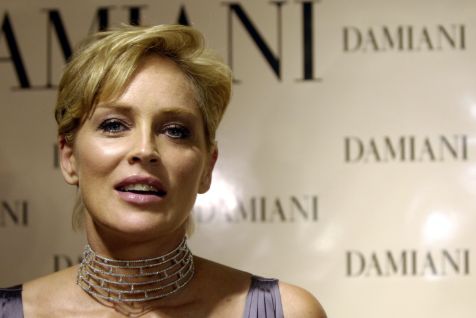 Sharon Stones udtalelser mod Kina kan ende med økonomisk ruin for skuespilleren.