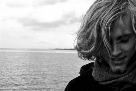 21-årige Sebastian Lind varmer op for Mads Langer.
