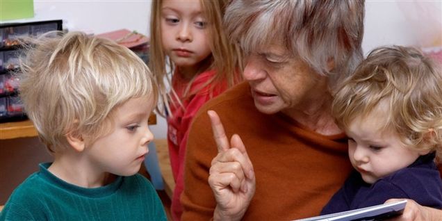 Pædagoger, der er fyldt 58 år, har ret til fem seniorfridage om året. Seniorfridagene kan konverteres til bonus eller pensionsbidrag.