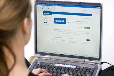 En dreng fra Ærø er nu aholdt, fordi han på sin Facebook-profil truede med drab på to lærere.
 Foto: www.colourbox.com