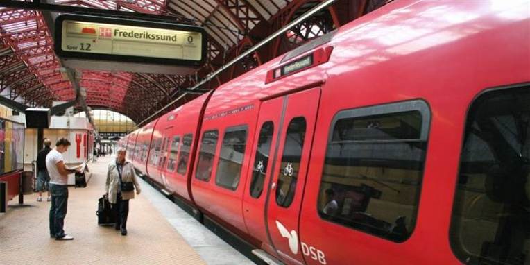 Flere S-tog har problemer med vandet, og mange afgange er helt aflyst.