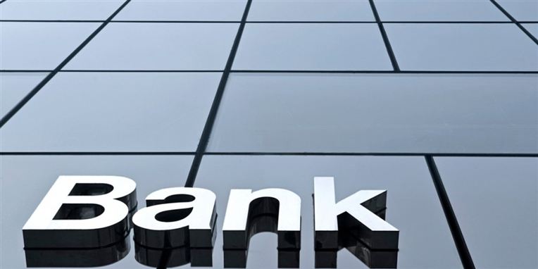 Socialdemokraterne skal arbejde for at indføre en skat på finansielle transaktioner.