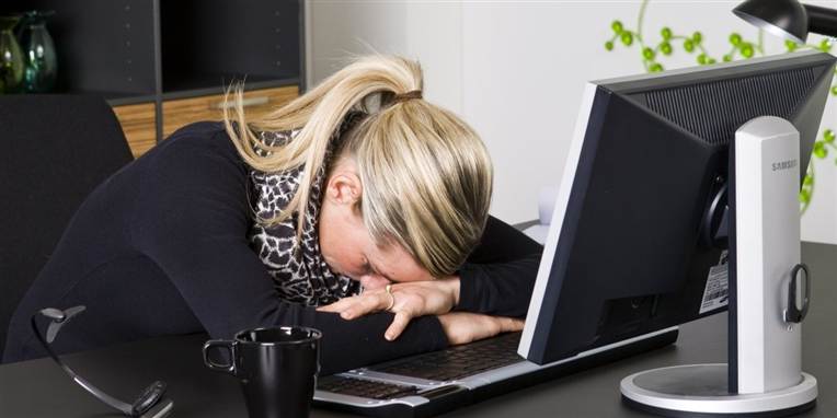 Hjernebanken, ændret vejrtrækning, hukommelsestab, træthed og søvnproblemer er blandt symptomerne på stress.