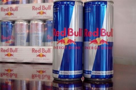 Sådan ser en Red Bull-dåse ud. Den har dine børn ikke videre godt af.