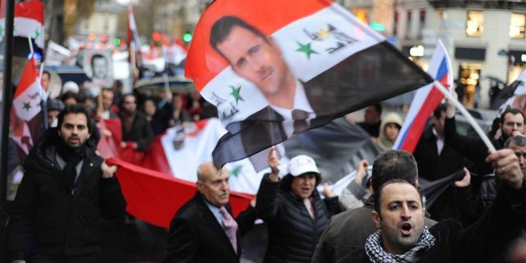 Præsident Bashar Al-Assad er for alvor presset i Syrien.
