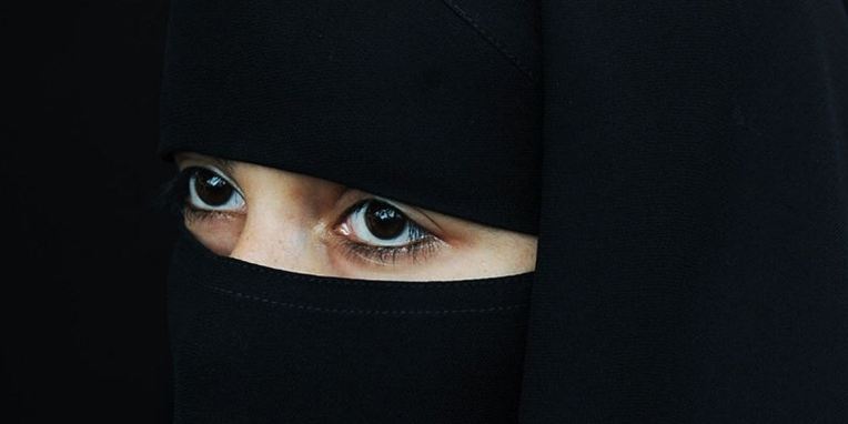14-årige Malala Yousafzai kæmper for sit liv på et hospital i Pakistan, efter at hun tidligere på ugen blev skudt i hovedet af militante oprørere. (arkivfoto)