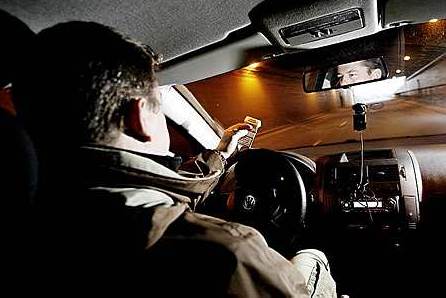 Mænd kan lide fart. Det er en af forklaringerne på, at flere mænd end kvinder dør i trafikken hvert år.