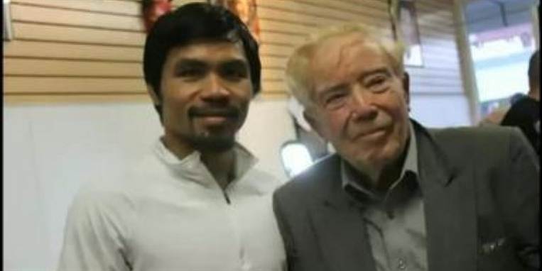 Her ses Otto Jensen sammen med den filippinske bokser Manny Pacquiao. Ifølge Otto Jensen, der er 100 år på billedet, var han den bedste bokser nogensinde.