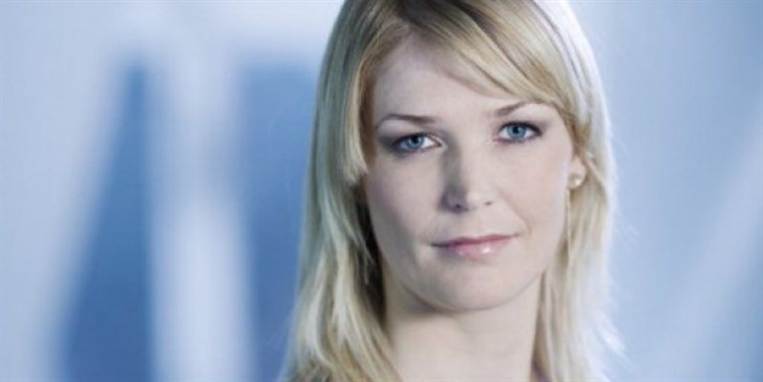 - Jeg er utrolig glad og glæder mig meget, siger TV 2-værtinden Line Ernlund. Hun venter barn i efteråret.