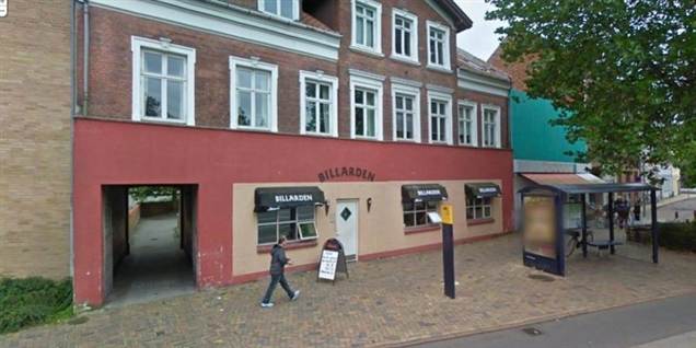 Det var i en baggård bag dette værtshus, at de dødbringende skud faldt.