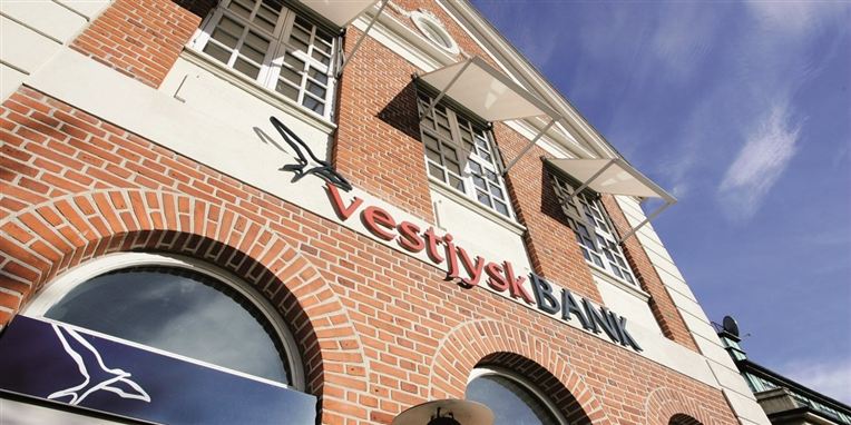 Vestjysk Bank er i knæ.