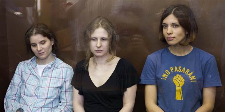 Nadesjda Tolokonnikova, Jekaterina Samutsevitj og Maria Alekhina har allerede været varetægtsfængslet i fem måneder