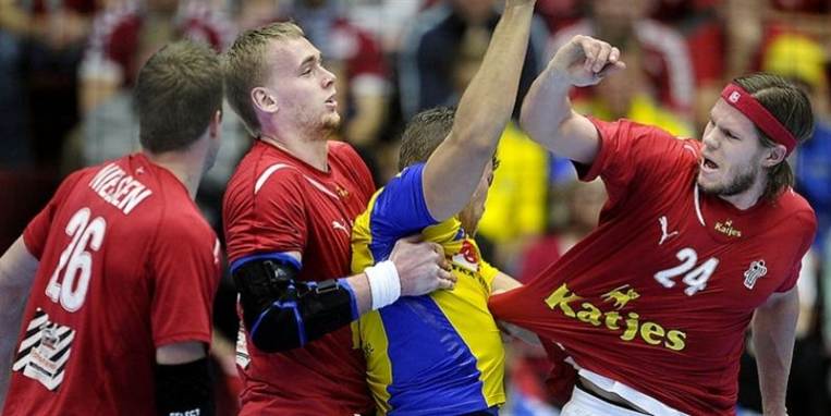 Der blev kæmpet mod Sverige tirsdag aften - og nu skal det danske hold kæmpe videre mod Spanien på fredag.