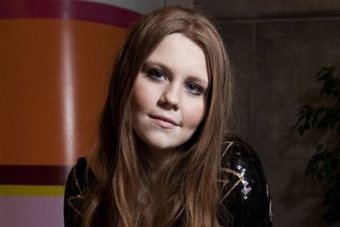 Grædende dommere, som man oplevede Remee i fredags, da han smed Anna ud af X-Factor, er godt for showet, mener DR.