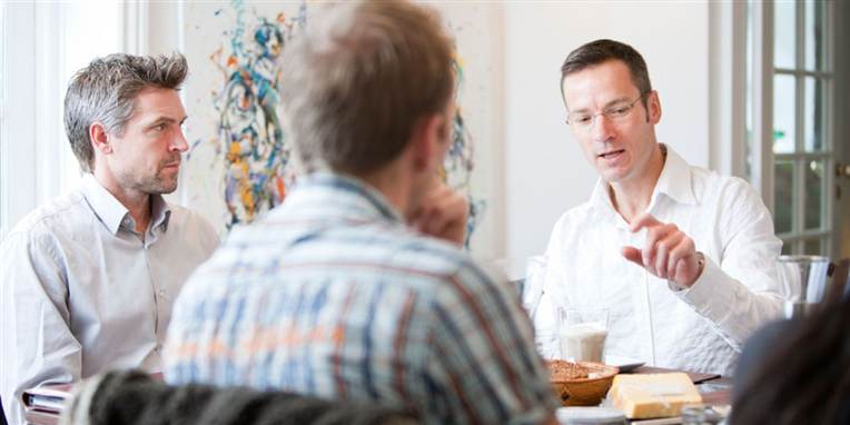 Krisen har gjort det mere usikkert at åbne munden med kritik på jobbet. En ny undersøgelse viser, at 40 procent oplever, at det har negative konsekvenser at være åbenmundet med sine holdninger.