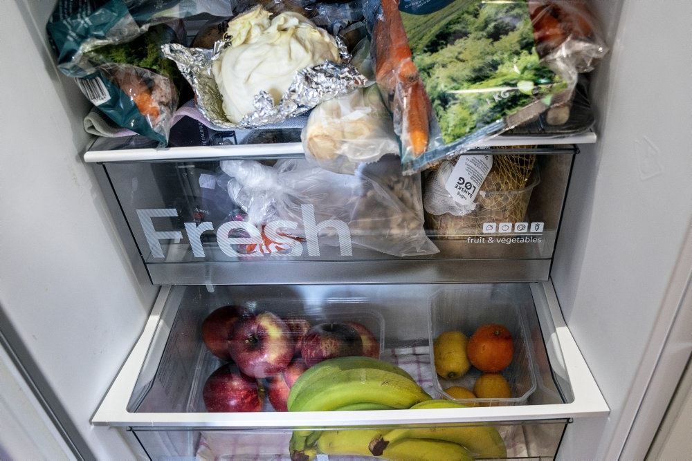 billede af fødevarer i køleskab