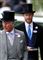 Prins Charles og prins Harry i høje hatte