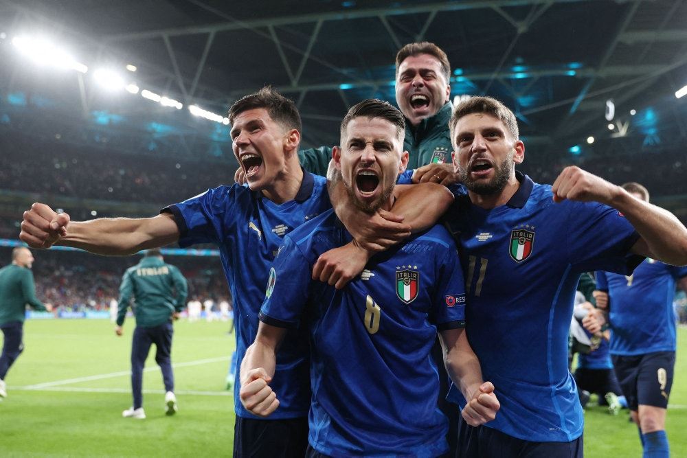 Glade italienske spillere på banen