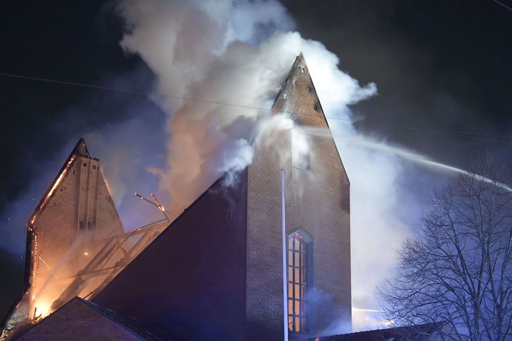 brand i kirke