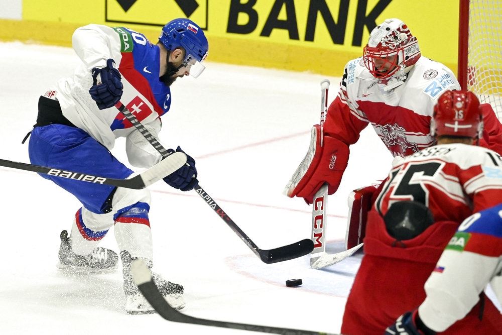 ishockeyspillere på isen