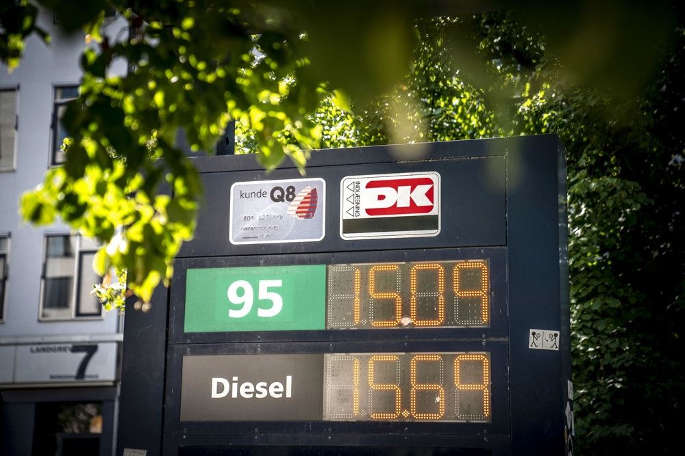 prisskilte på benzintank