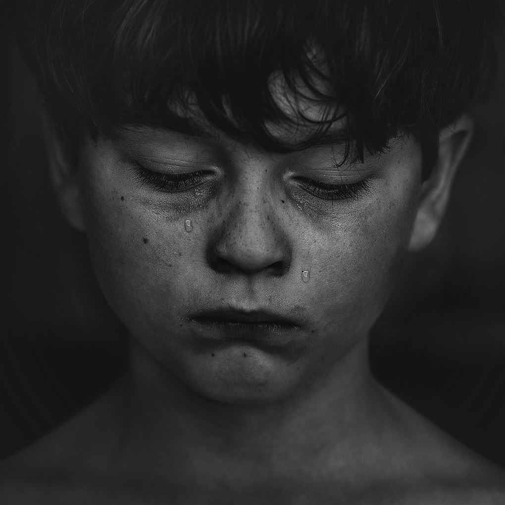 En dreng græder