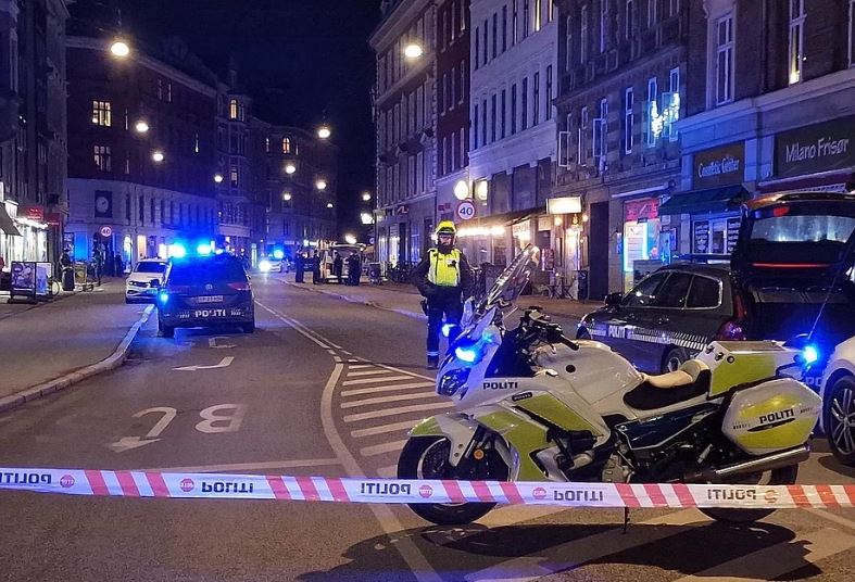 politiafspærring på gade i københavn