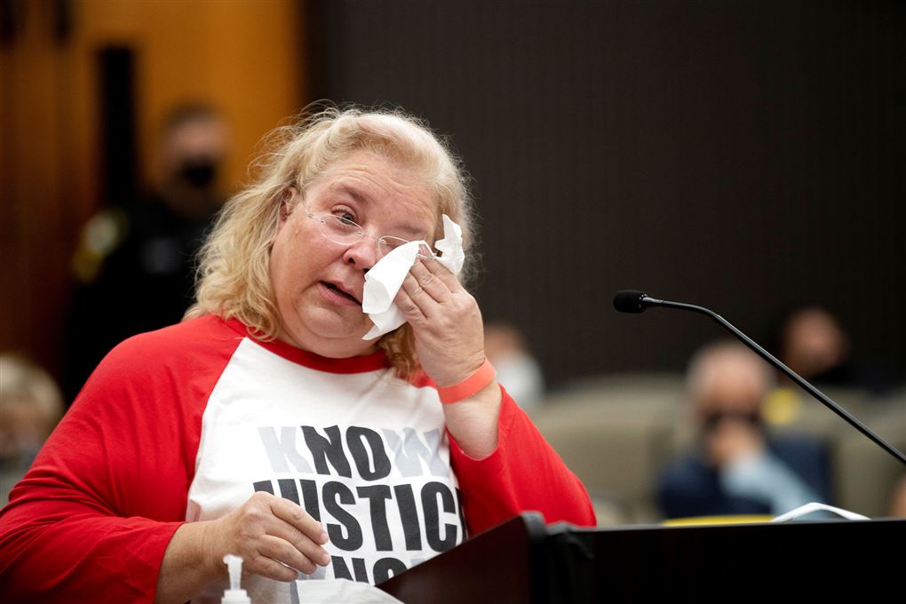 Jennifer Carole, et af ofrene for The Golden State Killer, i retssalen i Sacramento