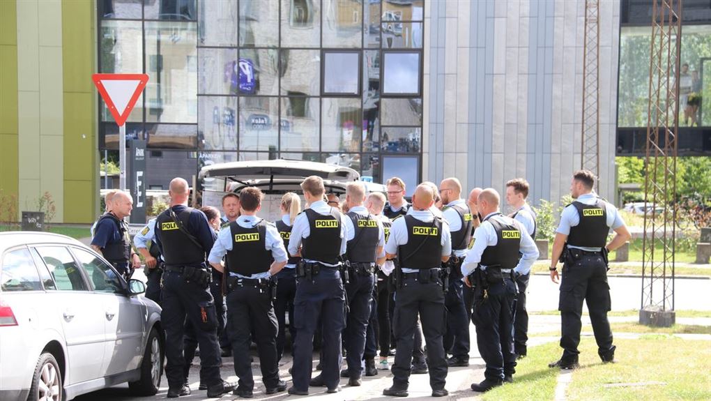 Politifolk på gaden i Aarhus 
