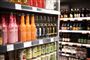 Hylder i supermarked med alkohol