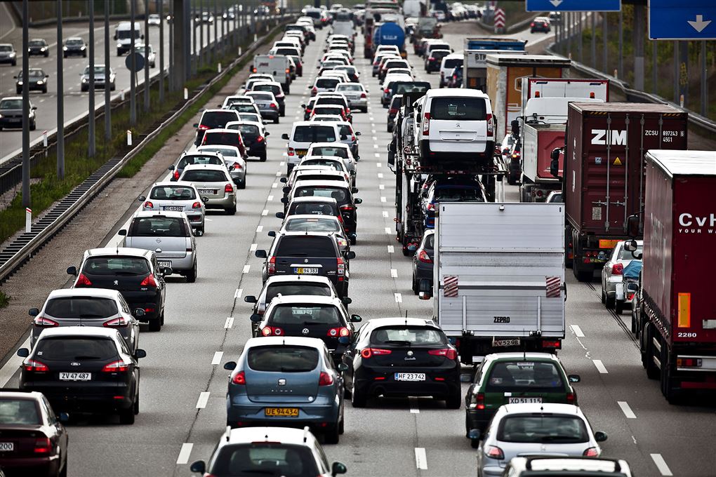 Tæt trafik på motorvej