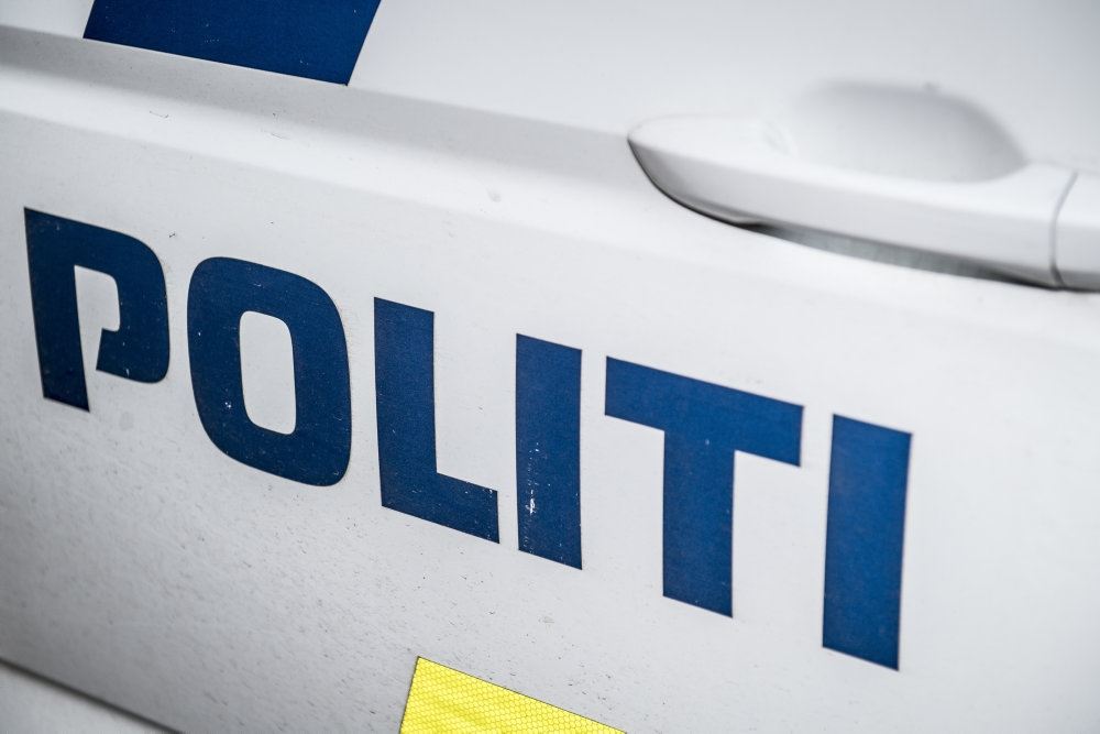 billede af en dør på en politibil