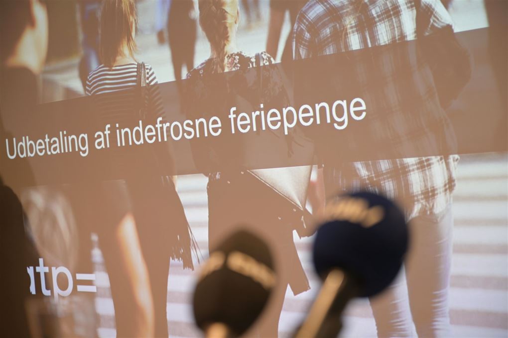 billede fra slide ved pressemøde om feriepenge