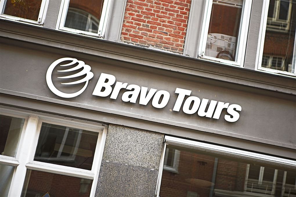 facade med skilt hvorpå der står Bravo Tours 