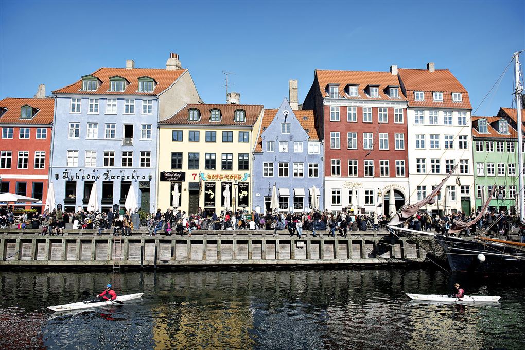 Nyhavn set fra skyggesiden