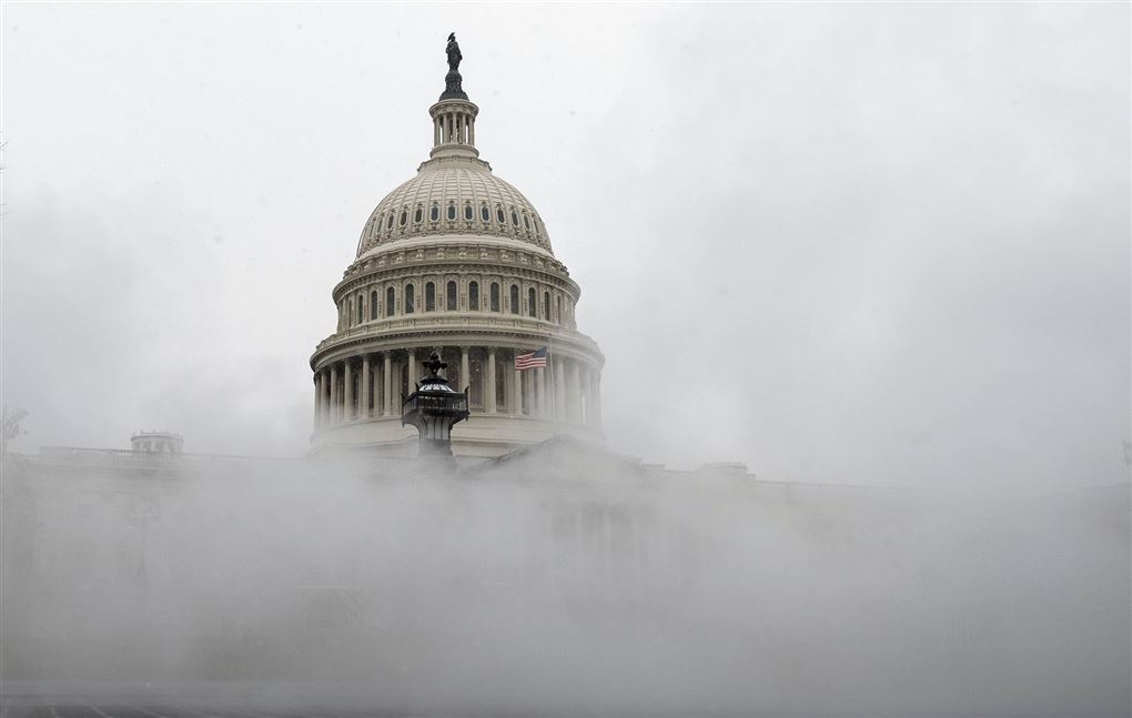 Det Hvide Hus i en tåge