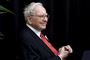 Warren Buffet med rødt slips